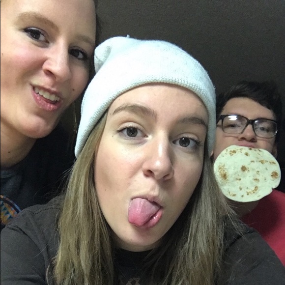 Meet your Posher, Angie - Picture 6 of 7